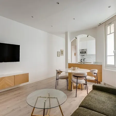 Mande Place Du Marche Apartment Saint-Mande